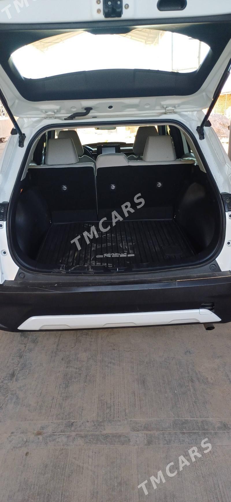 Toyota Corolla Cross 2021 - 325 000 TMT - Бабадайхан - img 5