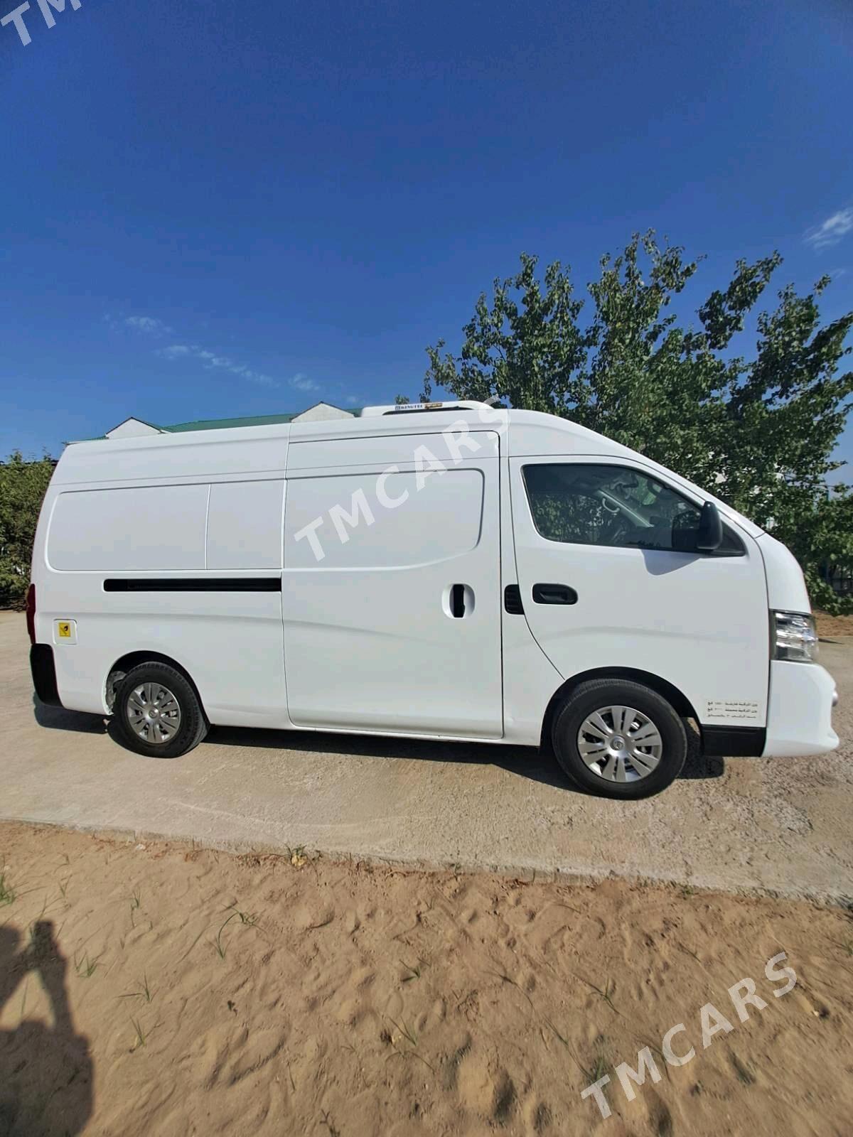 Nissan Urvan 2021 - 375 000 TMT - Ашхабад - img 4