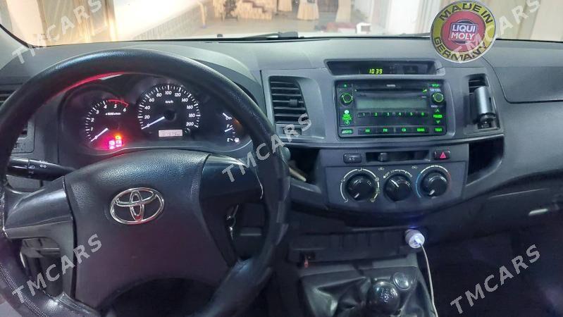 Toyota Hilux 2013 - 275 000 TMT - Туркменабат - img 7
