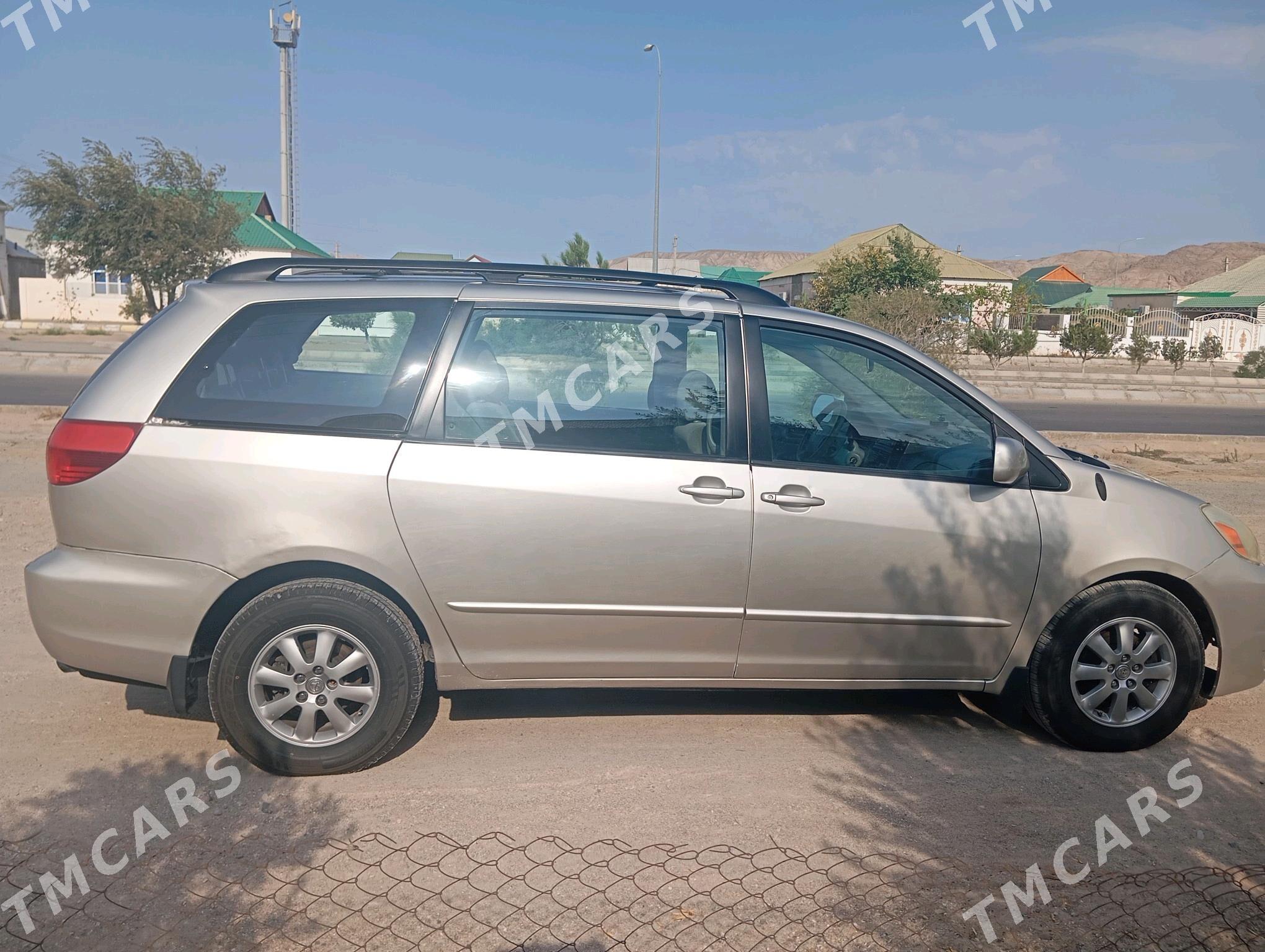 Toyota Sienna 2004 - 200 000 TMT - Туркменбаши - img 9