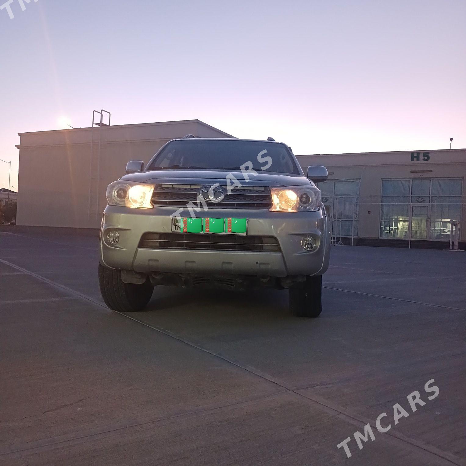Toyota Fortuner 2010 - 300 000 TMT - Туркменабат - img 3