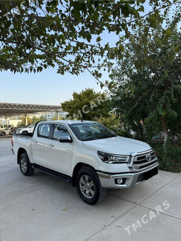Toyota Hilux 2024 - 592 000 TMT - Aşgabat - img 3