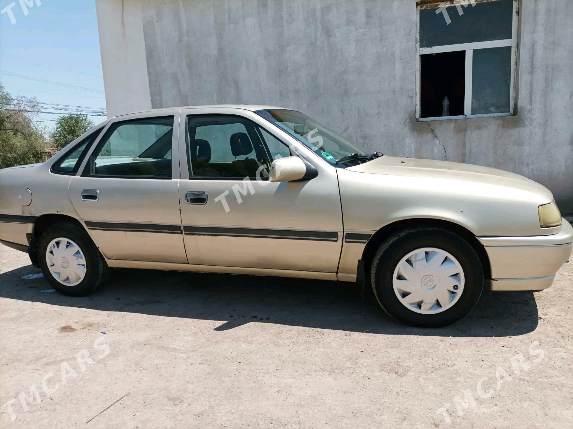 Opel Vectra 1993 - 28 000 TMT - Гурбансолтан Едже - img 2