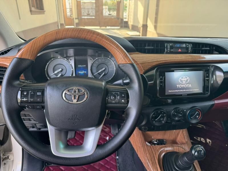 Toyota Hilux 2020 - 360 000 TMT - Ашхабад - img 9