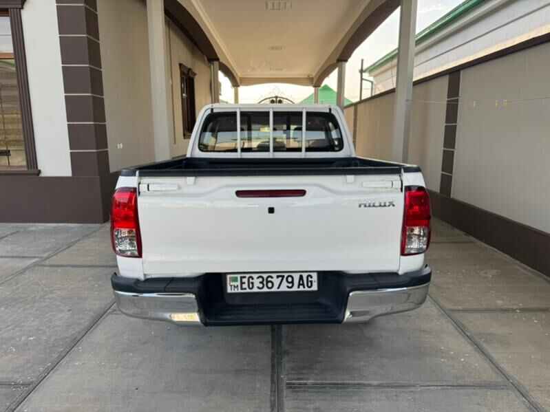 Toyota Hilux 2020 - 360 000 TMT - Ашхабад - img 2