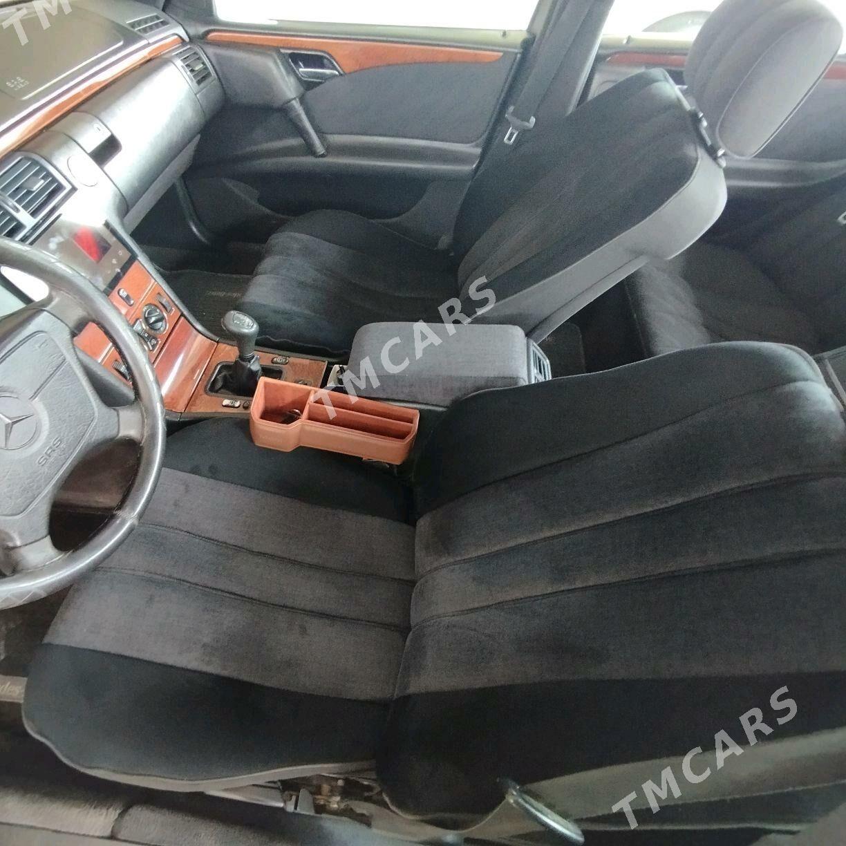 Mercedes-Benz E320 1996 - 95 000 TMT - Туркменбаши - img 3
