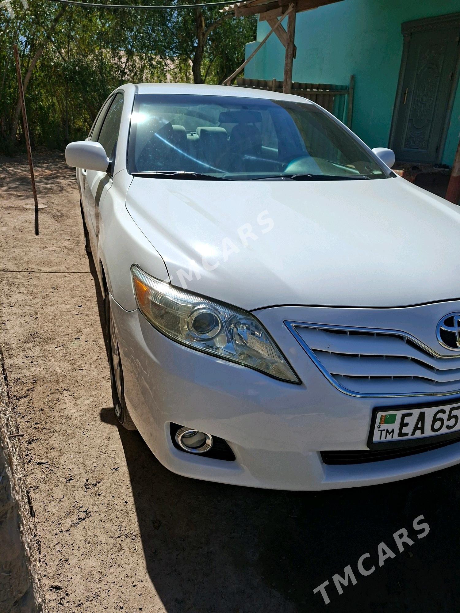 Toyota Camry 2011 - 240 000 TMT - Кёнеургенч - img 2