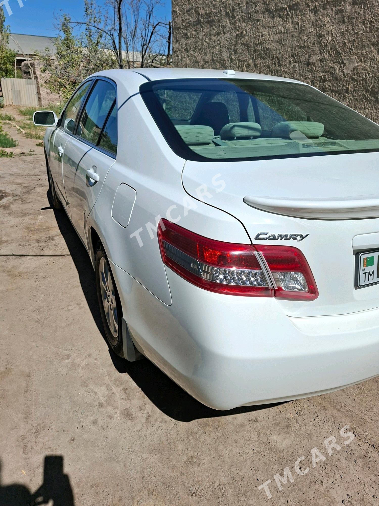 Toyota Camry 2011 - 240 000 TMT - Кёнеургенч - img 3