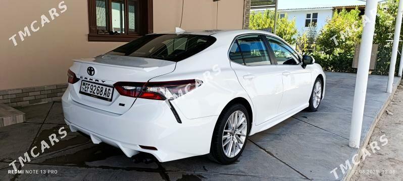 Toyota Camry 2022 - 265 000 TMT - Бузмеин - img 4