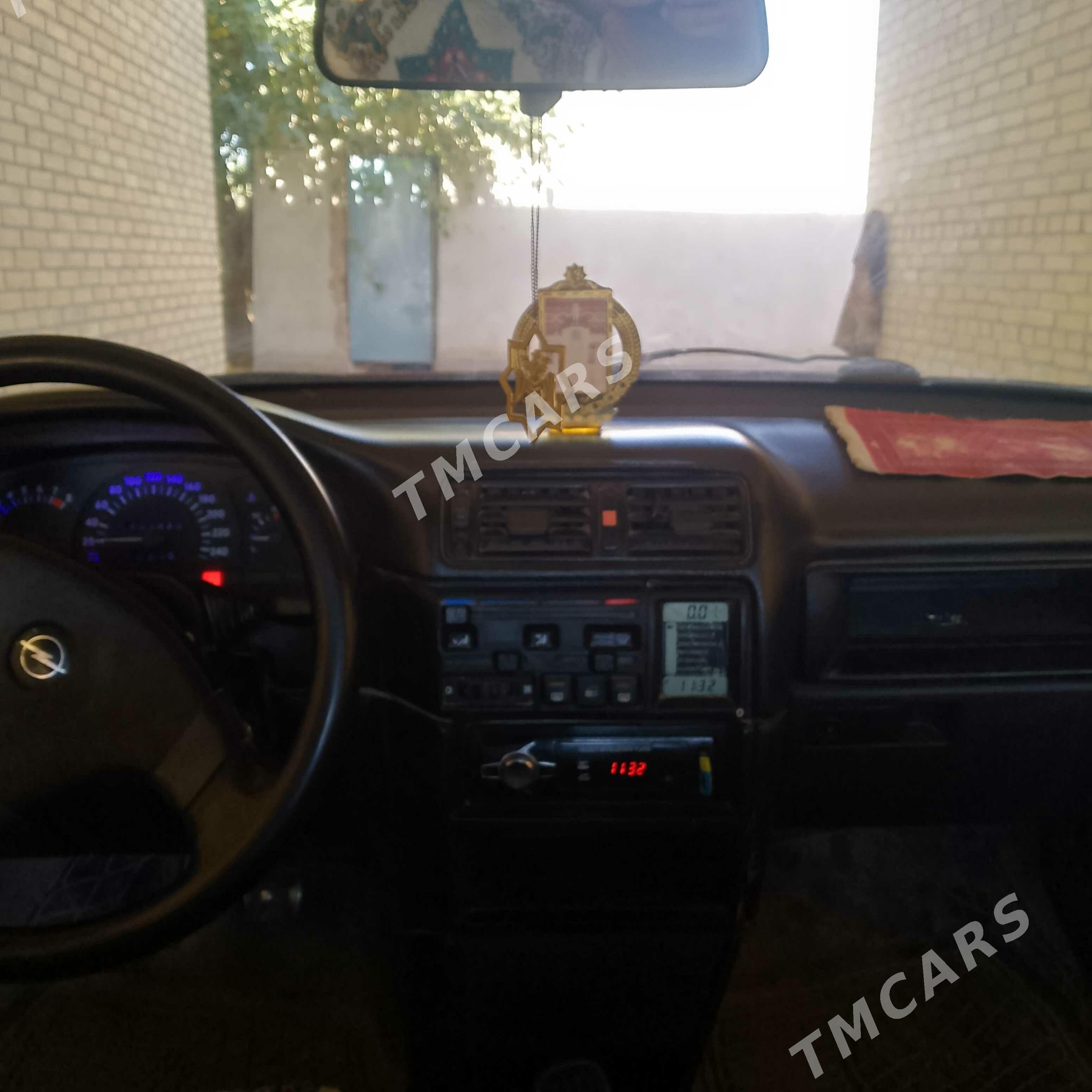 Opel Vectra 1995 - 40 000 TMT - Ходжамбаз - img 5