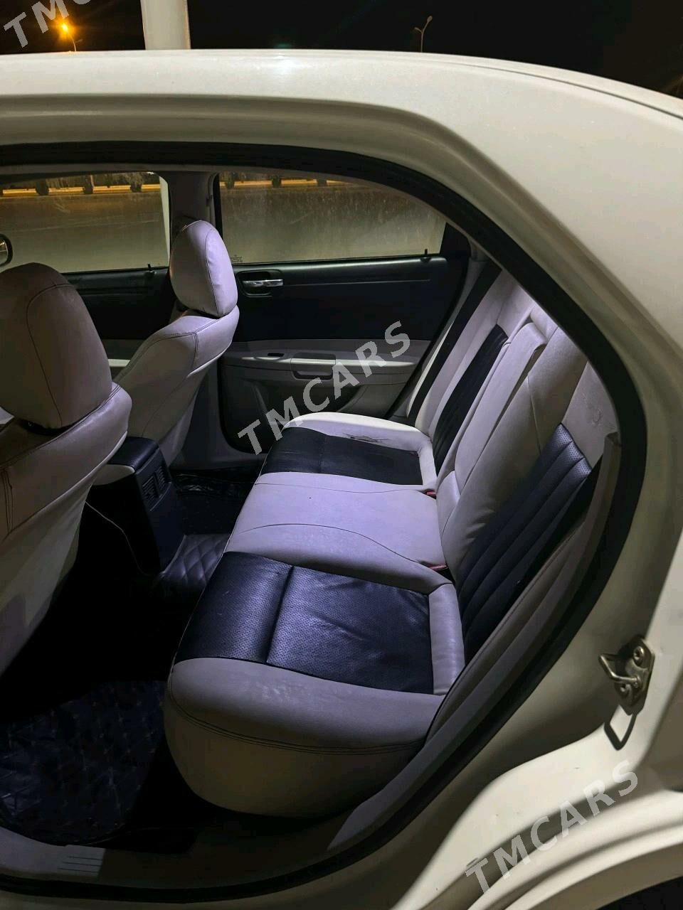 Chrysler 300C 2005 - 70 000 TMT - Balkanabat - img 2