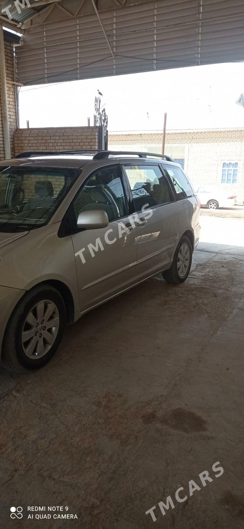 Toyota Sienna 2005 - 190 000 TMT - Mary - img 4