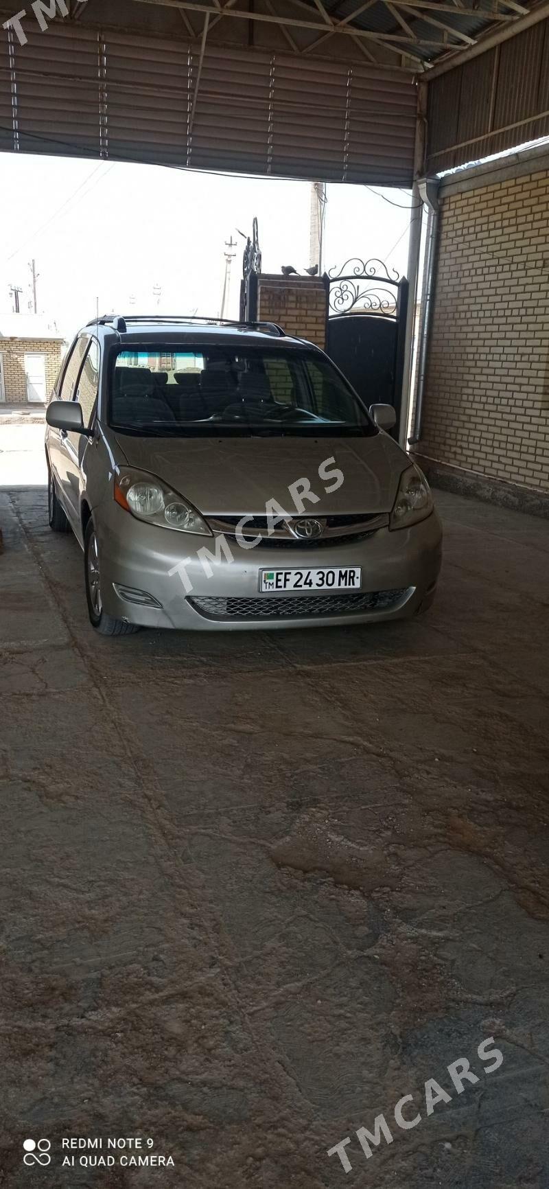 Toyota Sienna 2005 - 190 000 TMT - Mary - img 3