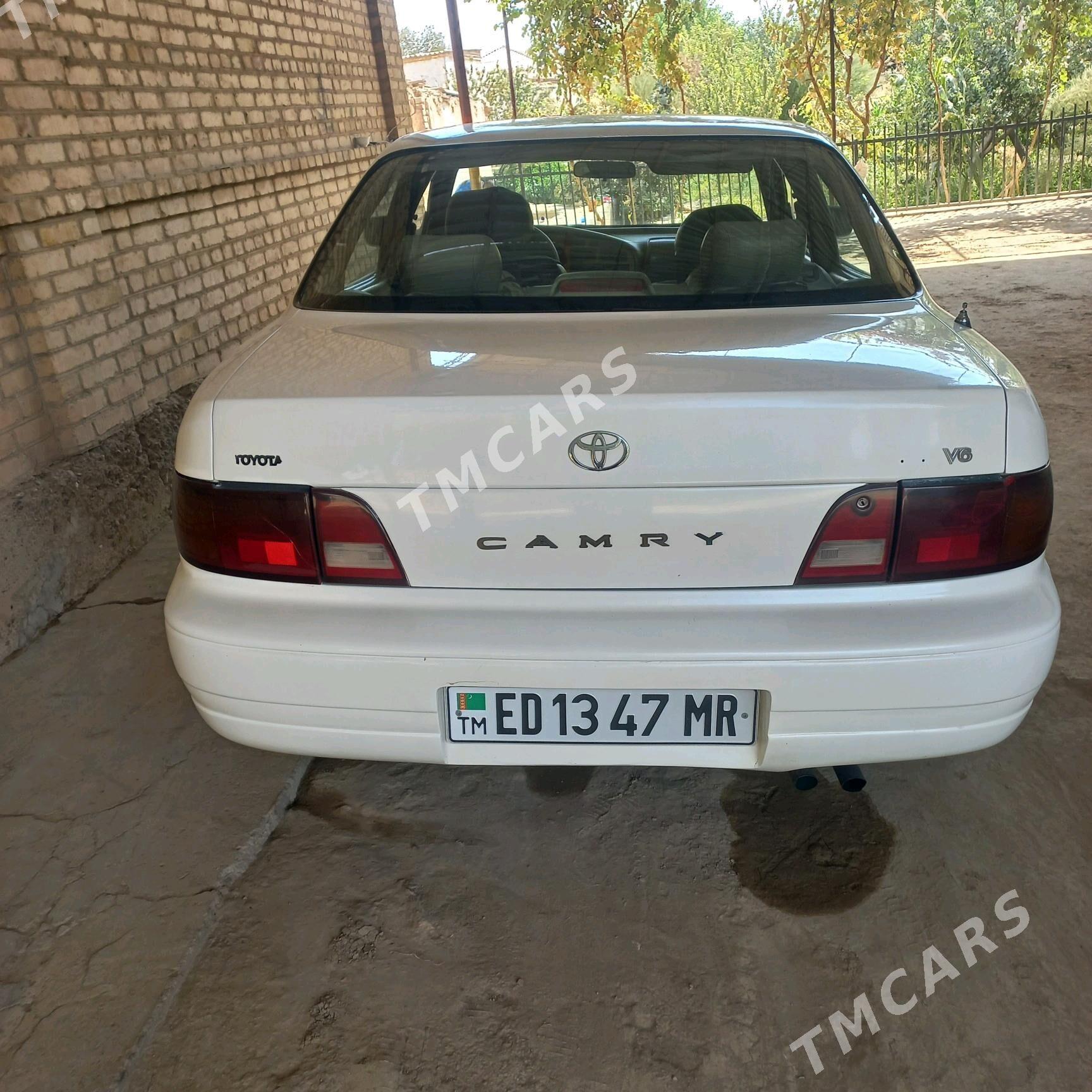 Toyota Camry 1996 - 85 000 TMT - Ёлётен - img 2