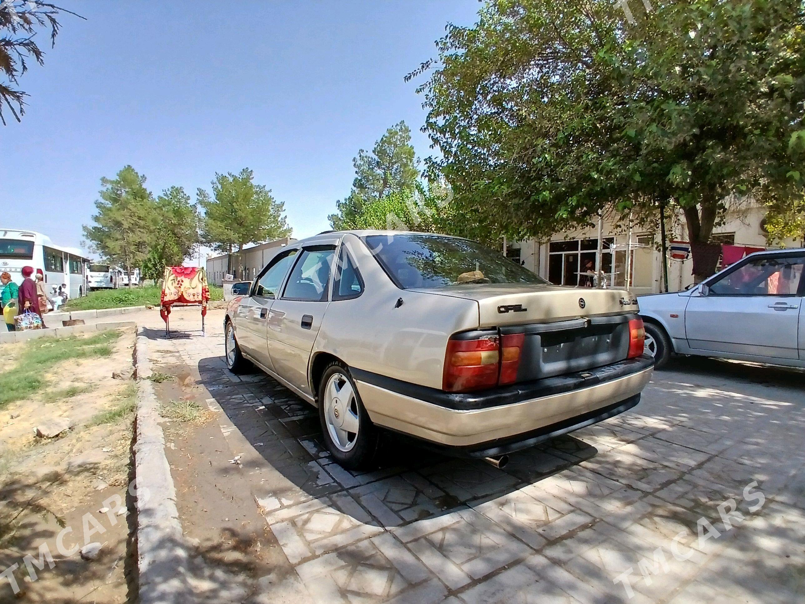 Opel Vectra 1990 - 28 500 TMT - Арзув - img 8