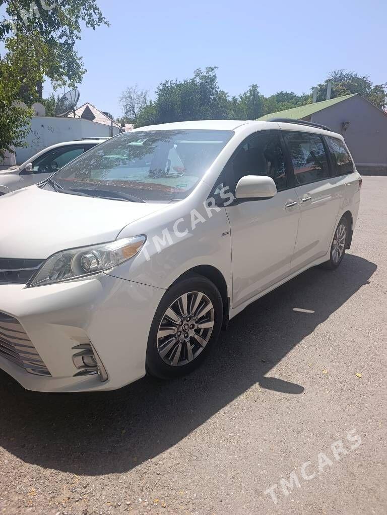 Toyota Sienna 2019 - 399 000 TMT - Ашхабад - img 2