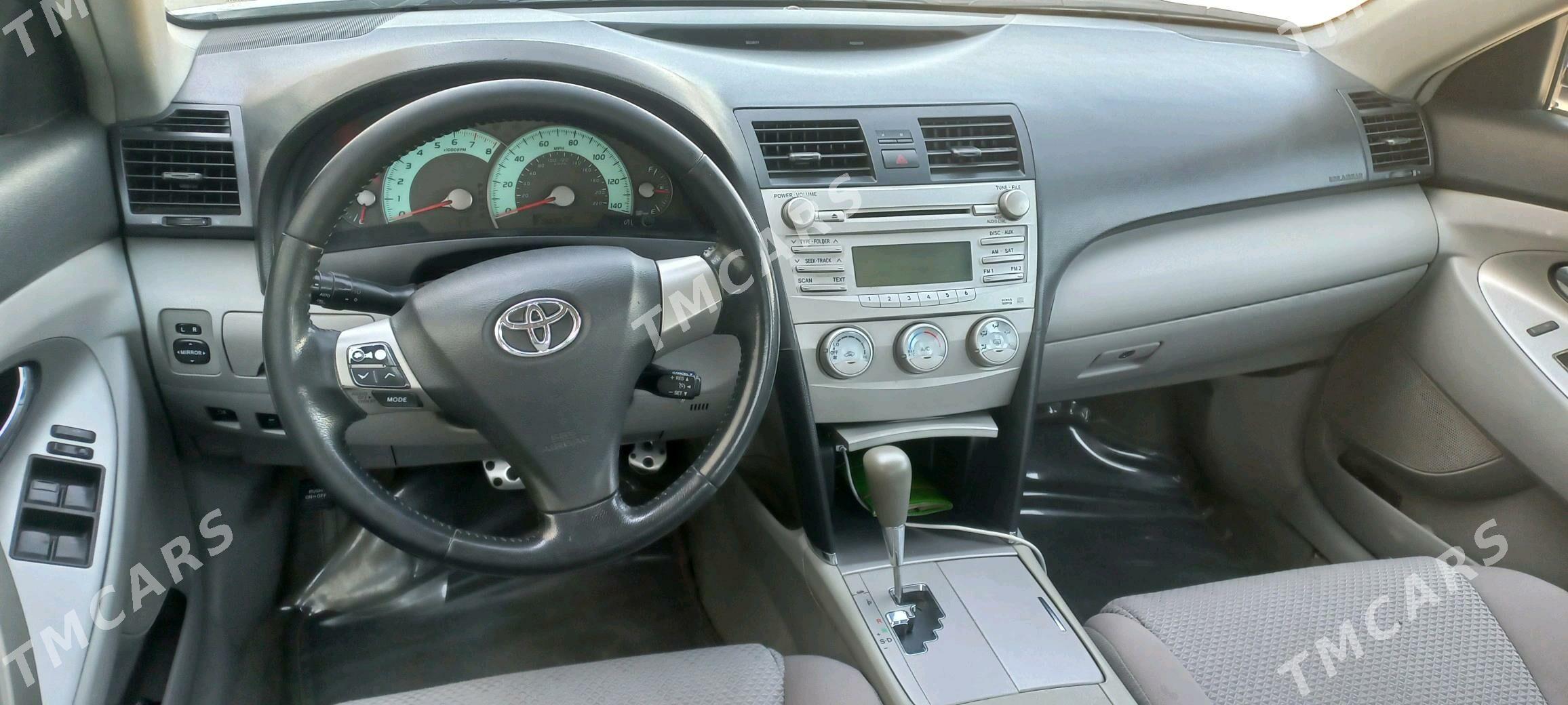 Toyota Camry 2011 - 200 000 TMT - Дашогуз - img 6