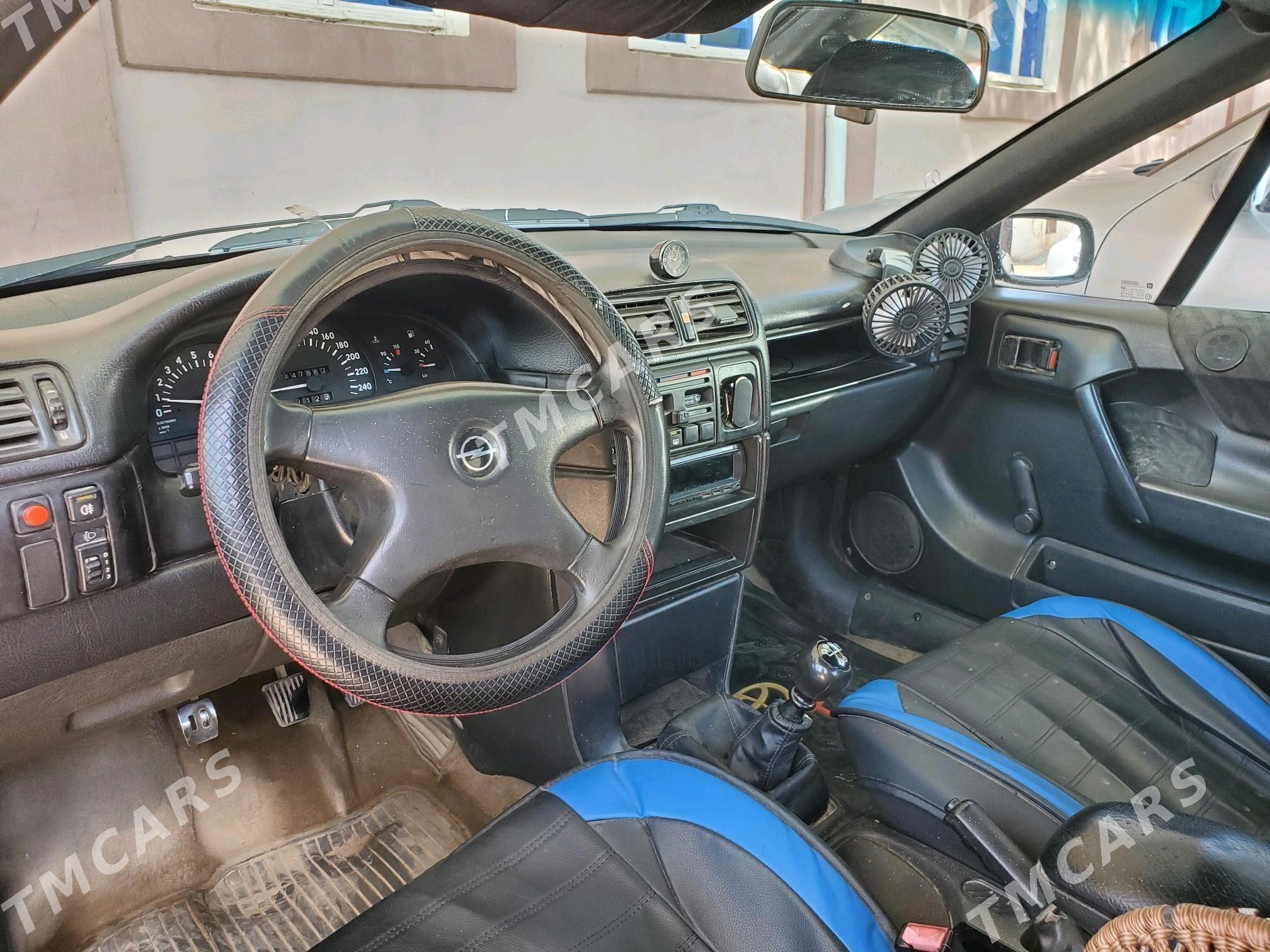 Opel Calibra 1992 - 40 000 TMT - Чарджоу - img 5