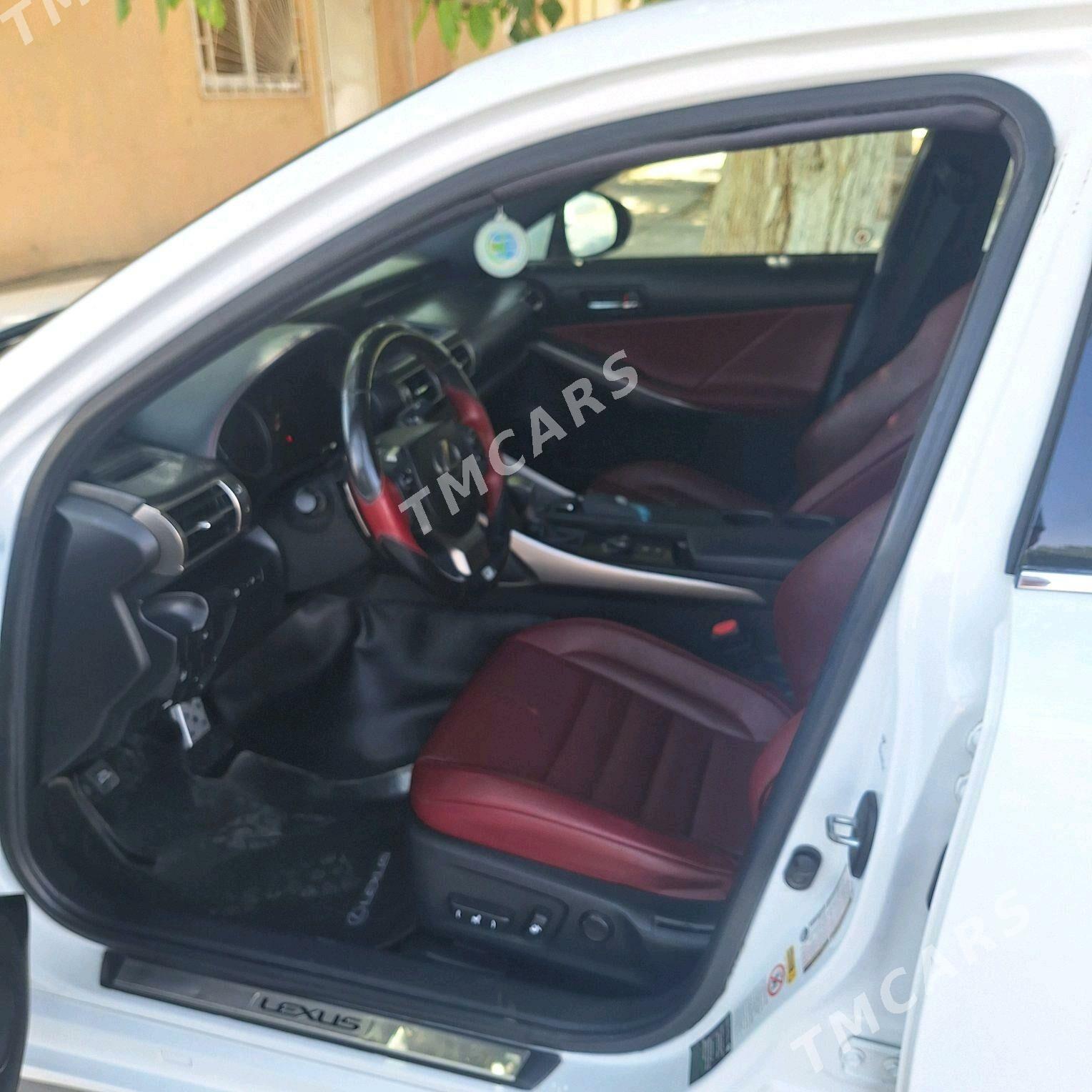 Lexus IS 350 2015 - 345 000 TMT - Bedew - img 2
