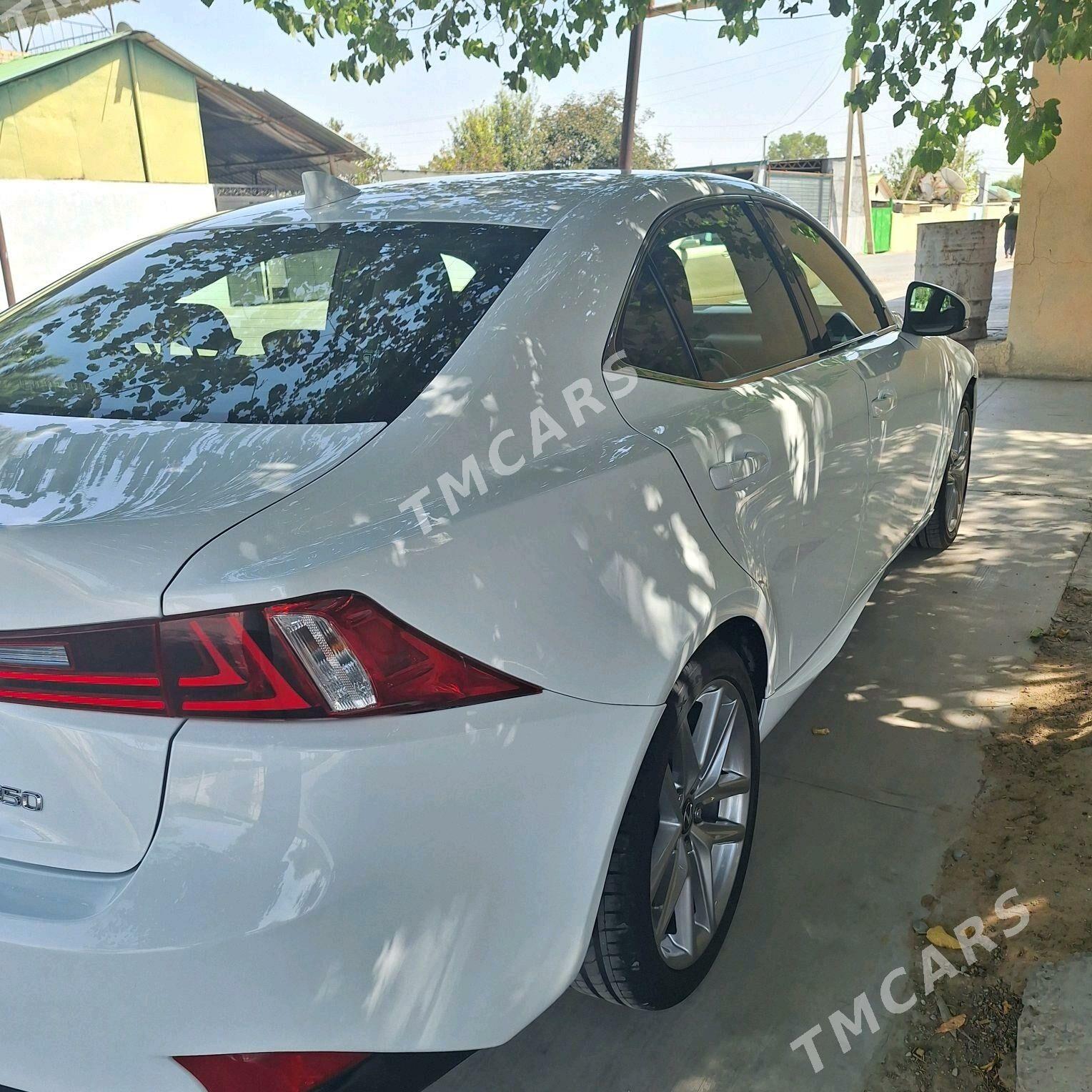 Lexus IS 350 2015 - 345 000 TMT - Bedew - img 4