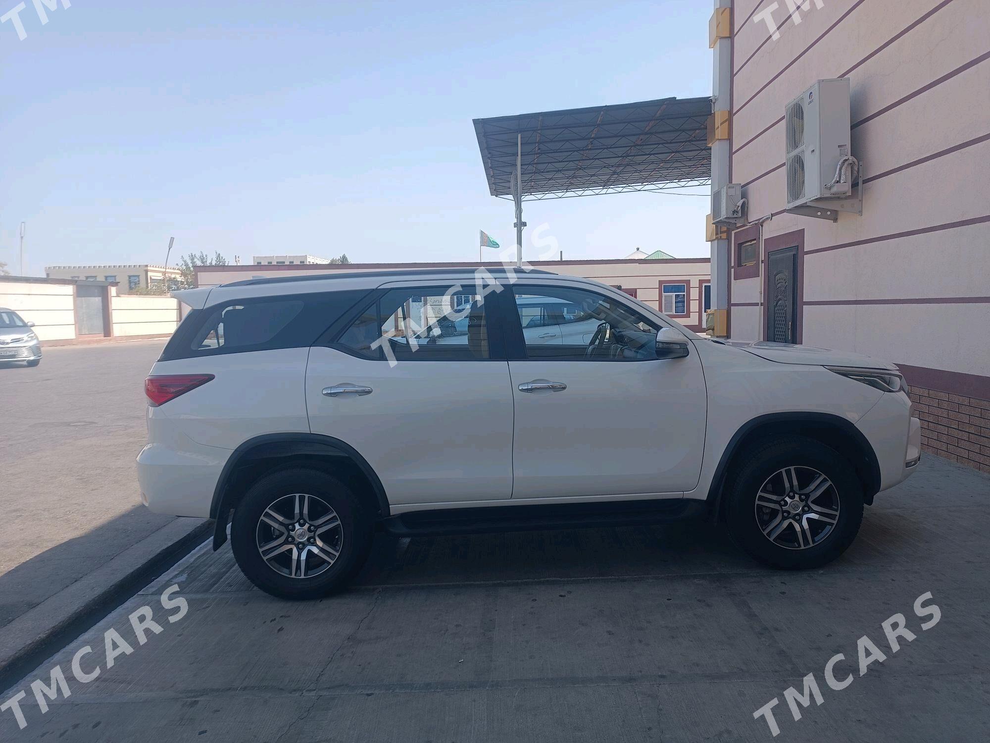 Toyota Fortuner 2021 - 610 000 TMT - Туркменабат - img 5