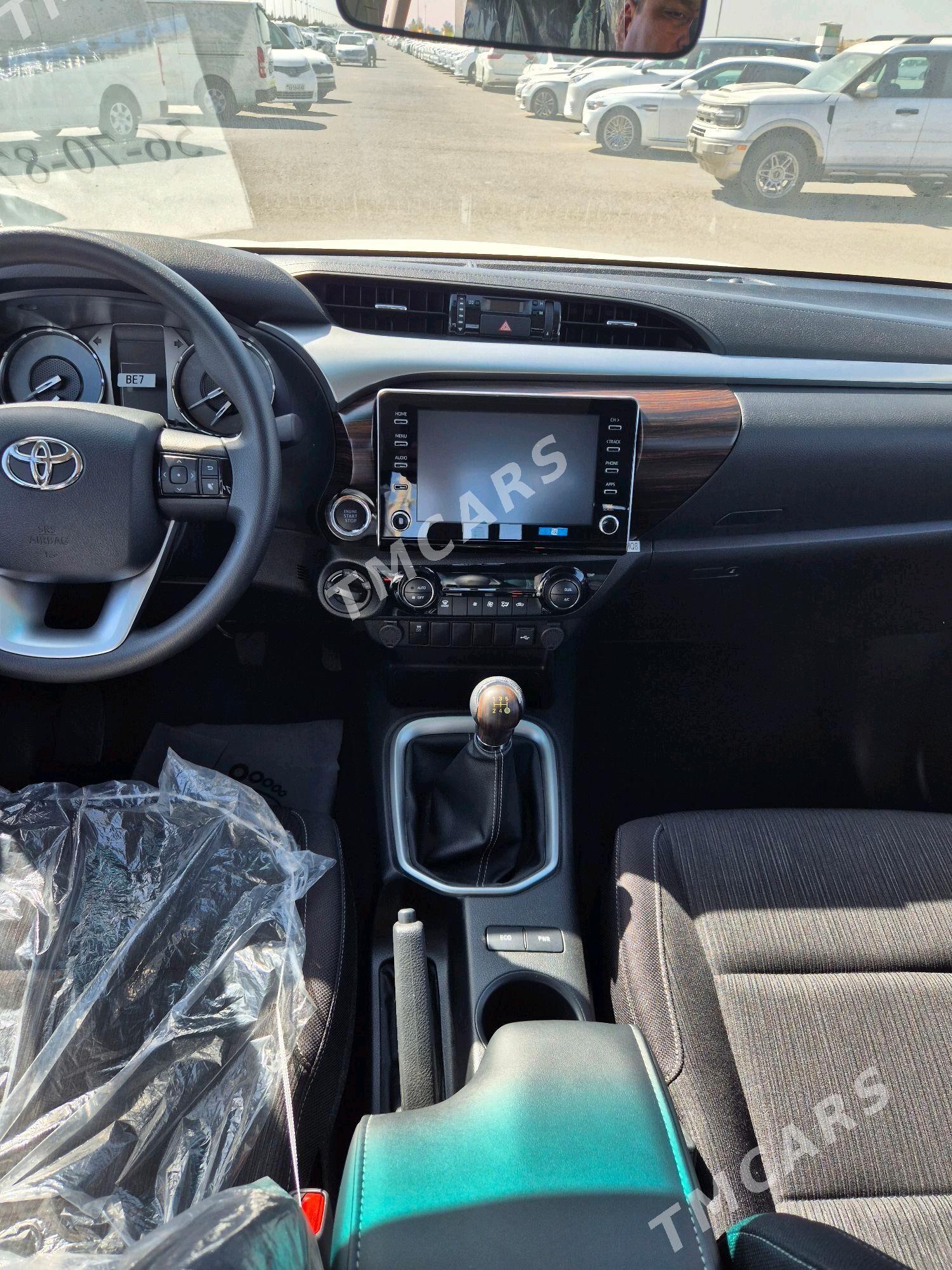 Toyota Hilux 2025 - 670 000 TMT - Ашхабад - img 9