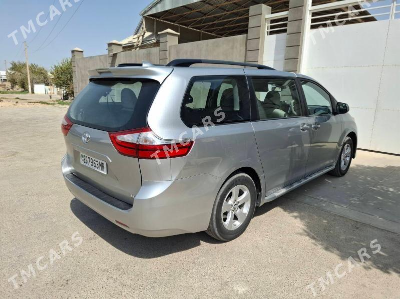 Toyota Sienna 2019 - 440 000 TMT - Мары - img 7