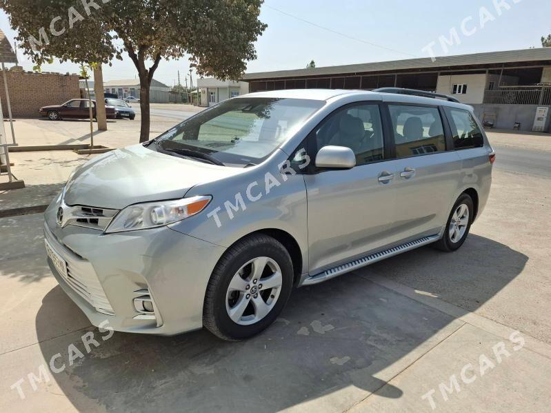 Toyota Sienna 2019 - 440 000 TMT - Мары - img 3