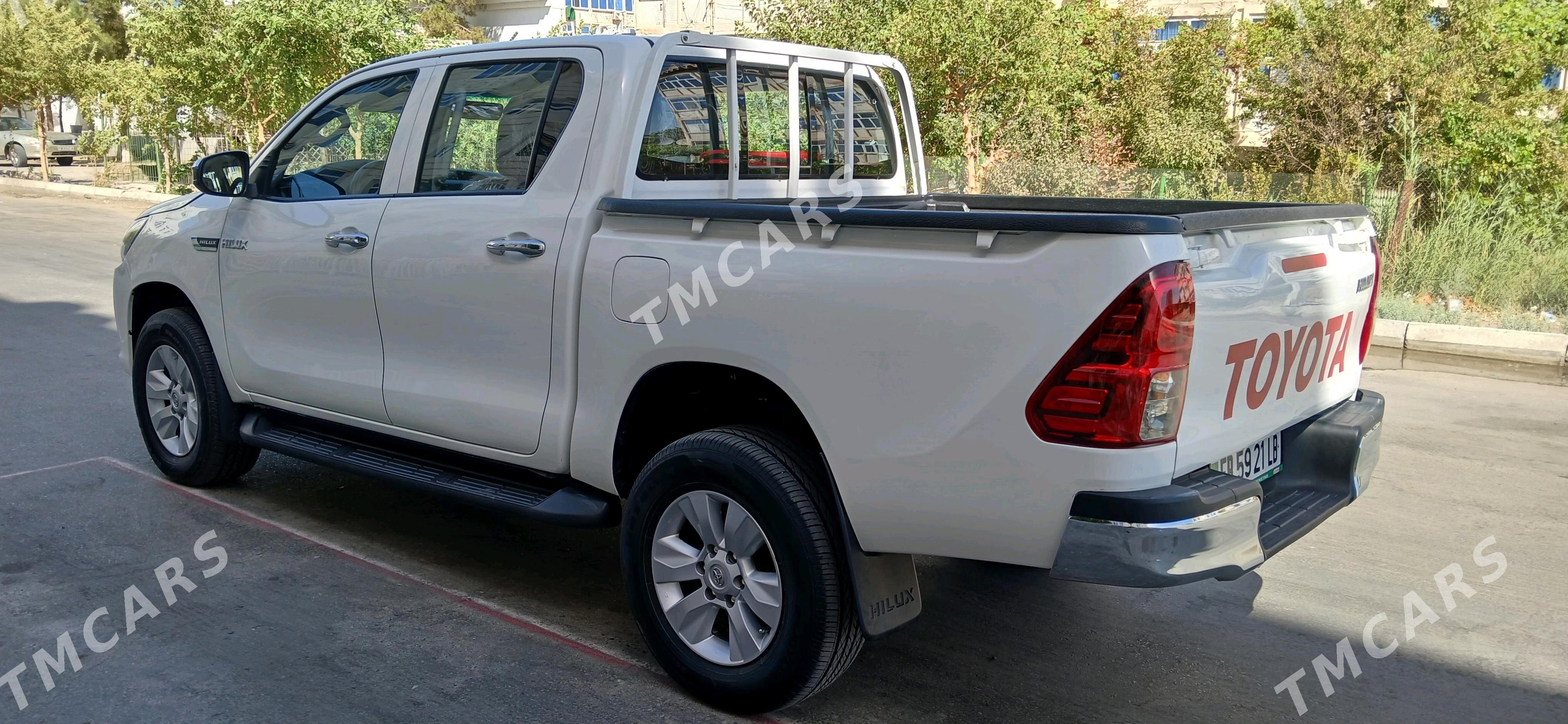 Toyota Hilux 2022 - 550 000 TMT - Türkmenabat - img 2