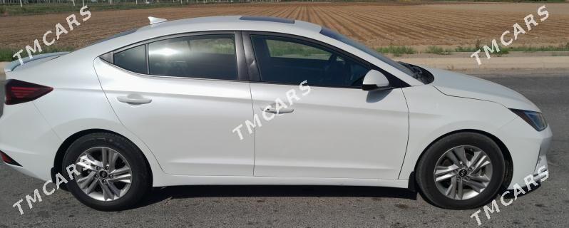 Hyundai Elantra 2019 - 250 000 TMT - Багир - img 2