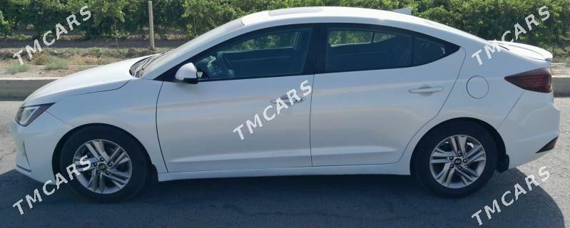 Hyundai Elantra 2019 - 250 000 TMT - Багир - img 5