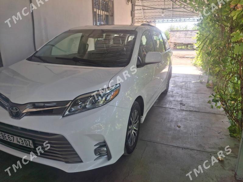 Toyota Sienna 2019 - 440 000 TMT - Дашогуз - img 5
