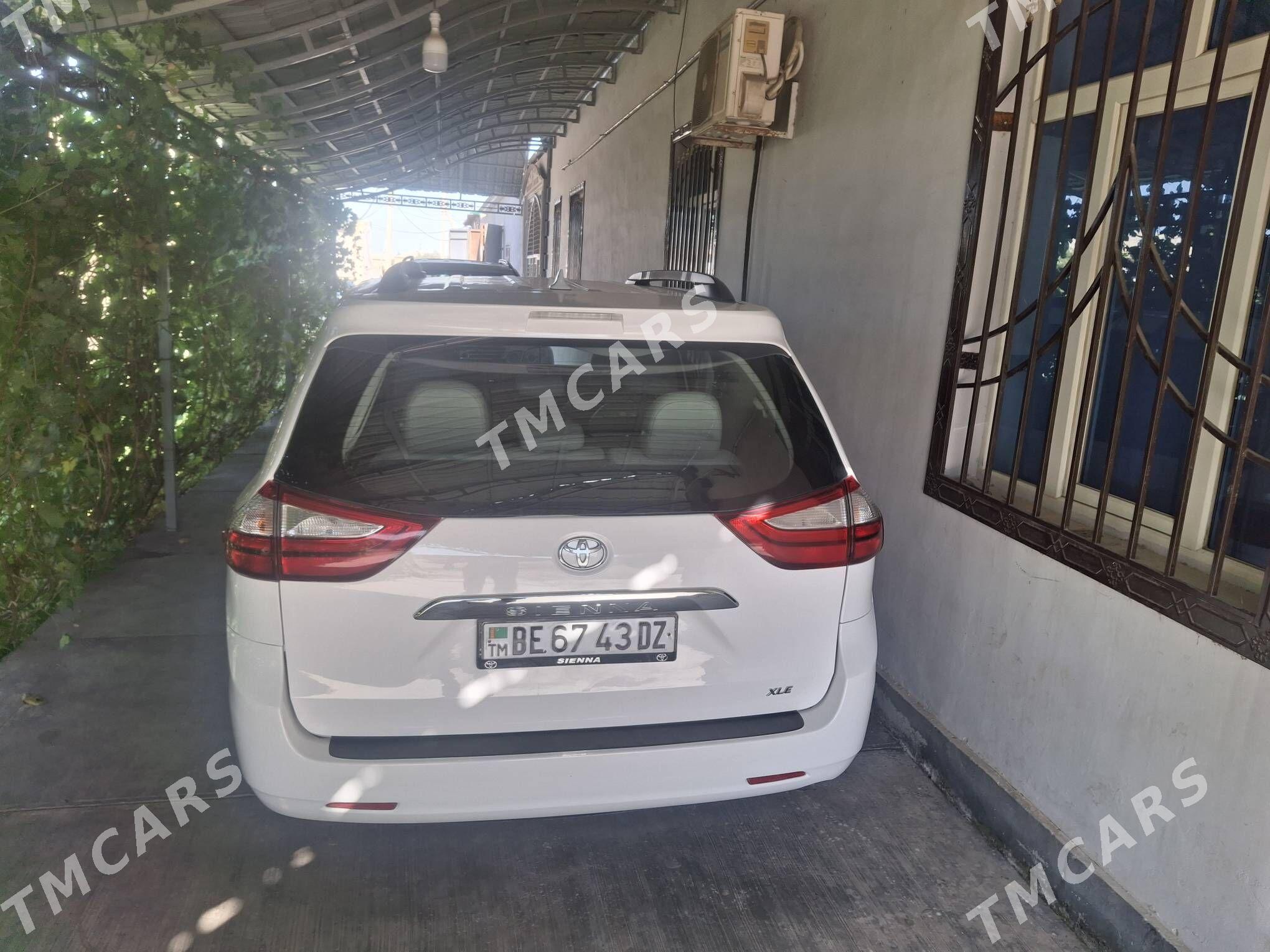Toyota Sienna 2019 - 440 000 TMT - Дашогуз - img 4
