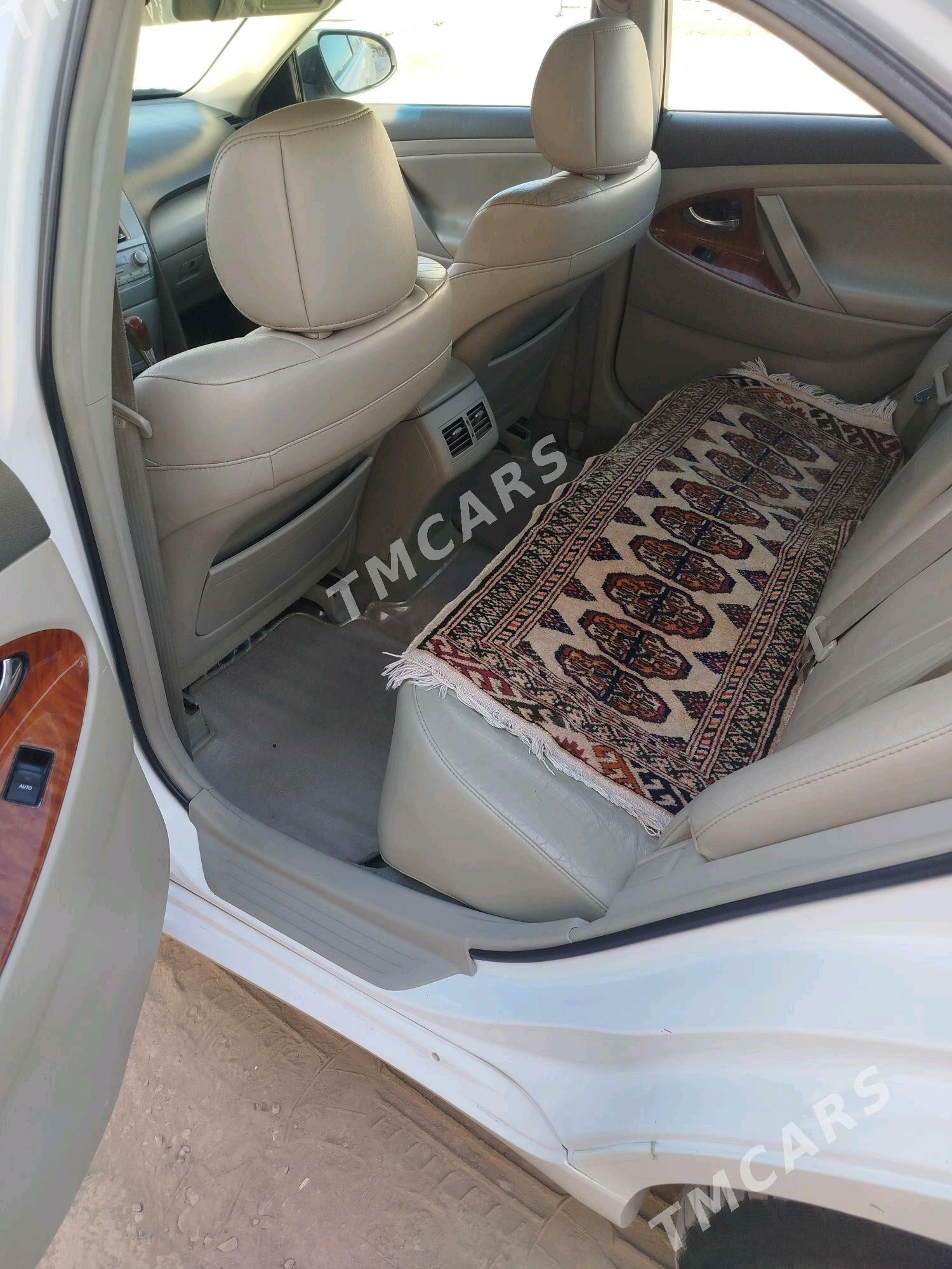 Toyota Camry 2011 - 220 000 TMT - Дашогуз - img 9