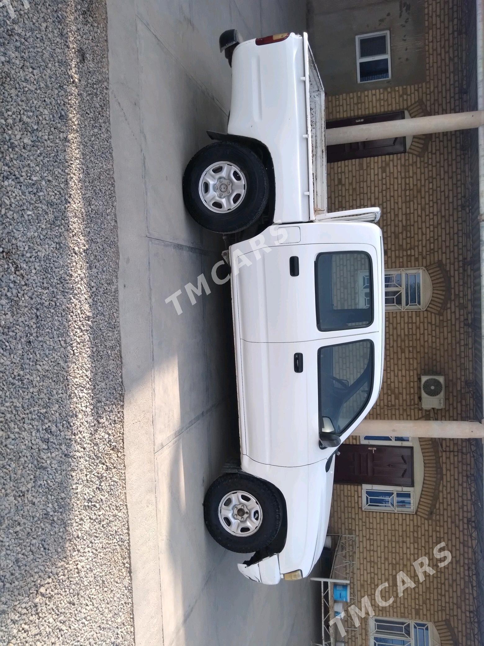 Toyota Hilux 2003 - 75 000 TMT - Wekilbazar - img 2