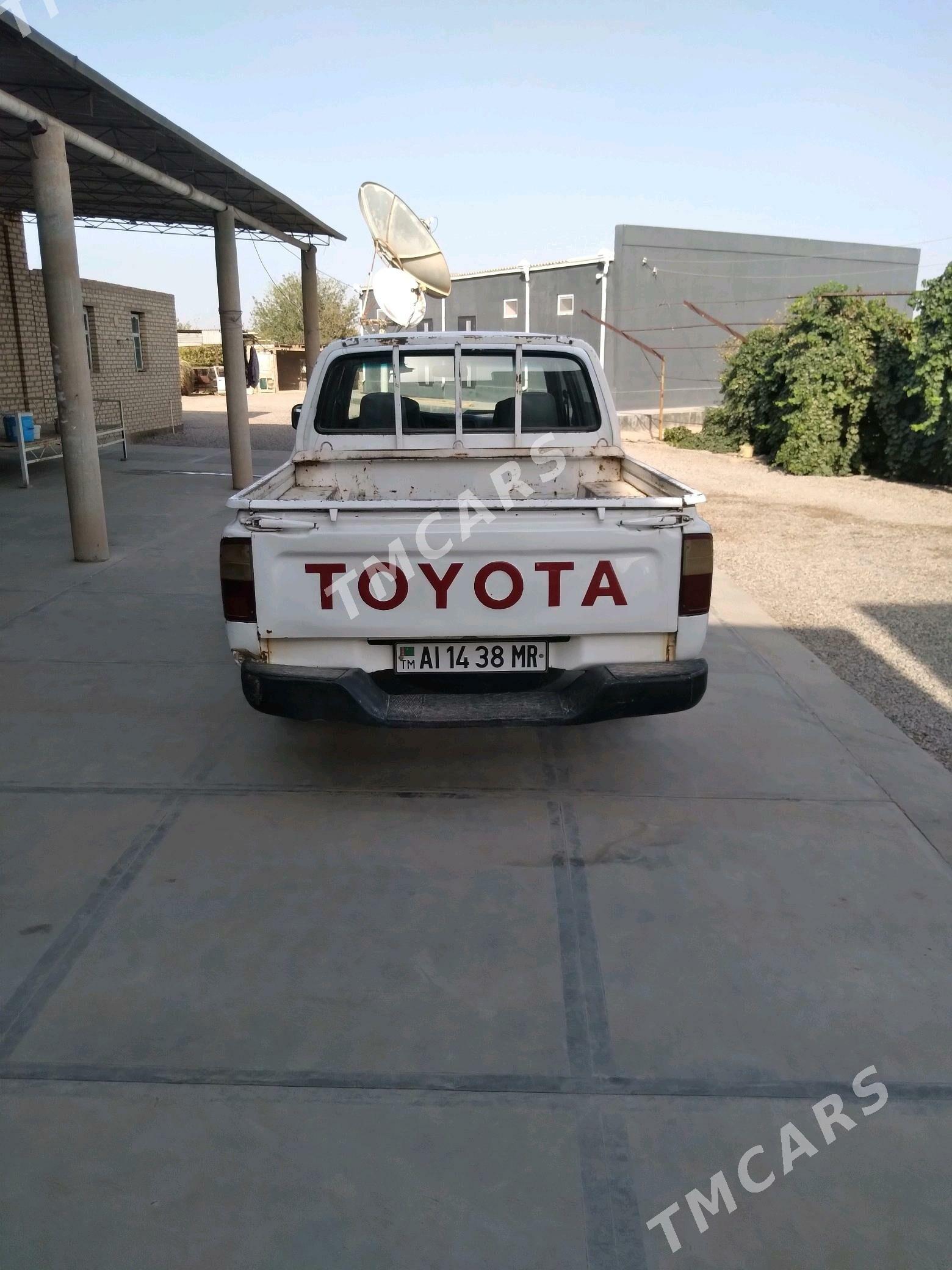 Toyota Hilux 2003 - 75 000 TMT - Wekilbazar - img 4