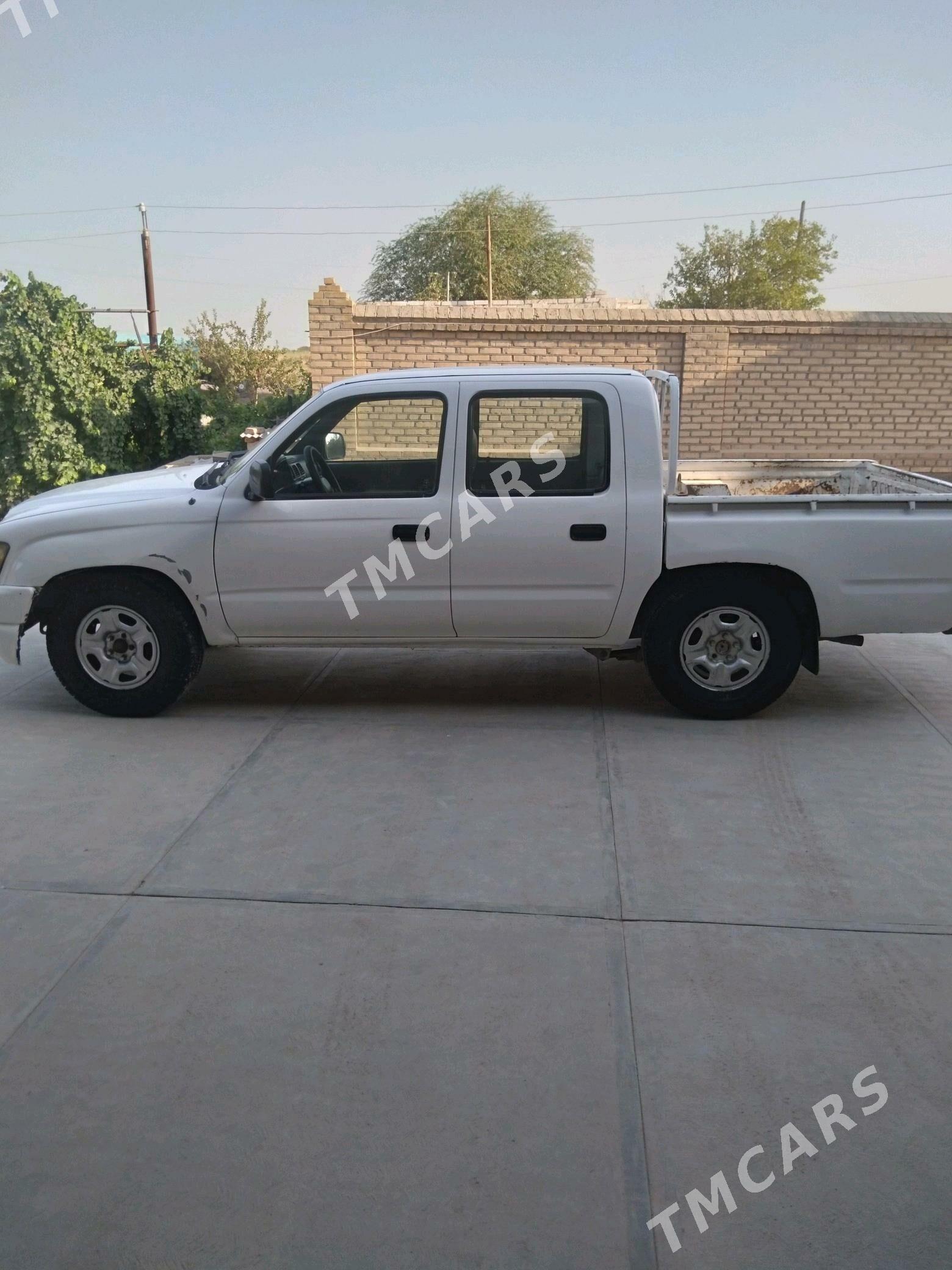 Toyota Hilux 2003 - 75 000 TMT - Wekilbazar - img 3