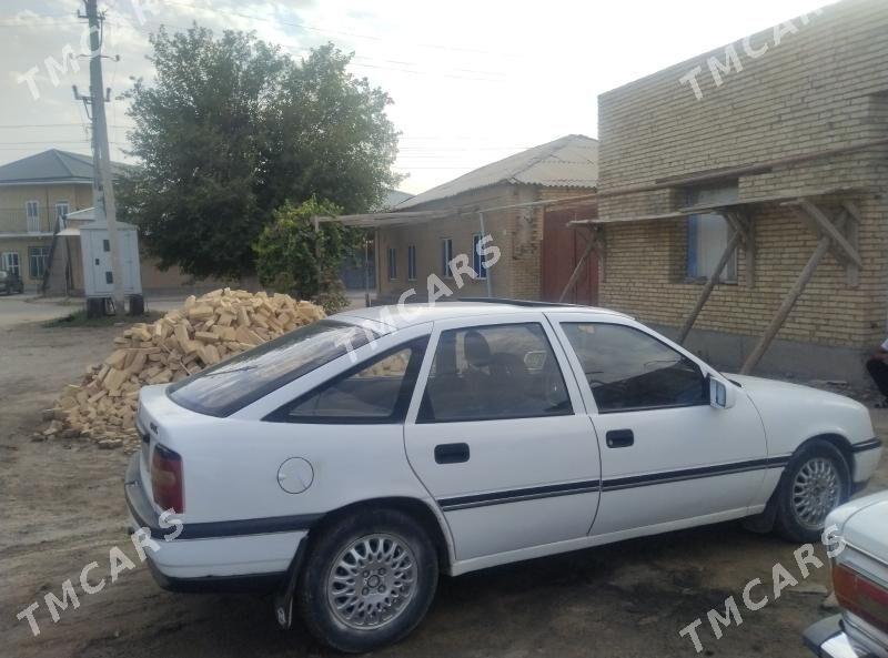 Opel Vectra 1991 - 32 000 TMT - Фарап - img 3