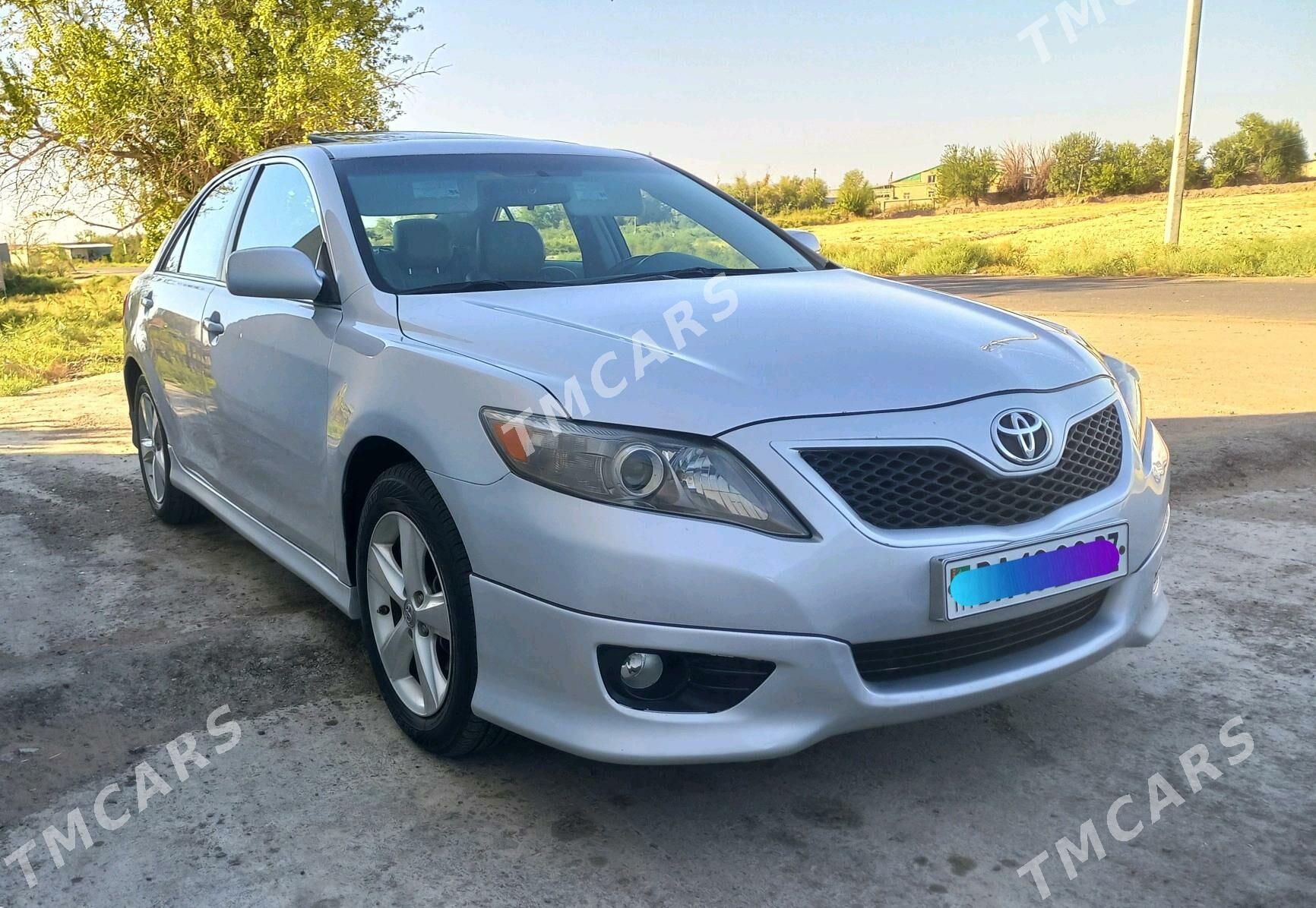 Toyota Camry 2011 - 215 000 TMT - Дашогуз - img 4