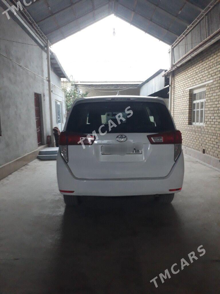 Toyota Innova 2022 - 260 000 TMT - Мары - img 3