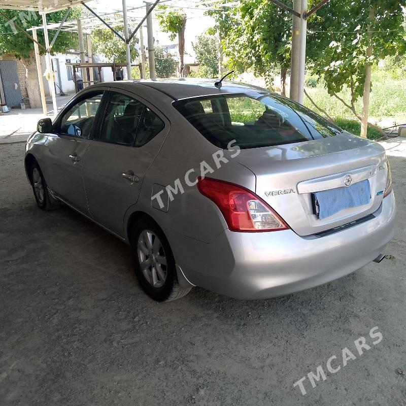 Nissan Versa 2012 - 100 000 TMT - Bäherden - img 5