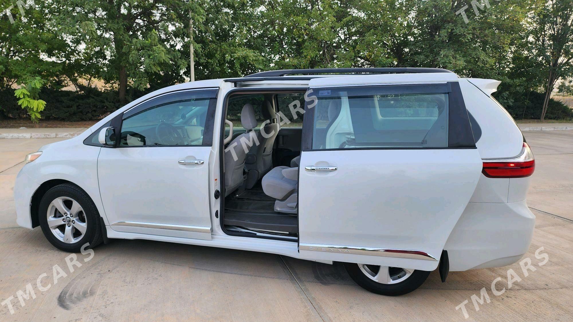 Toyota Sienna 2019 - 379 000 TMT - Ашхабад - img 2