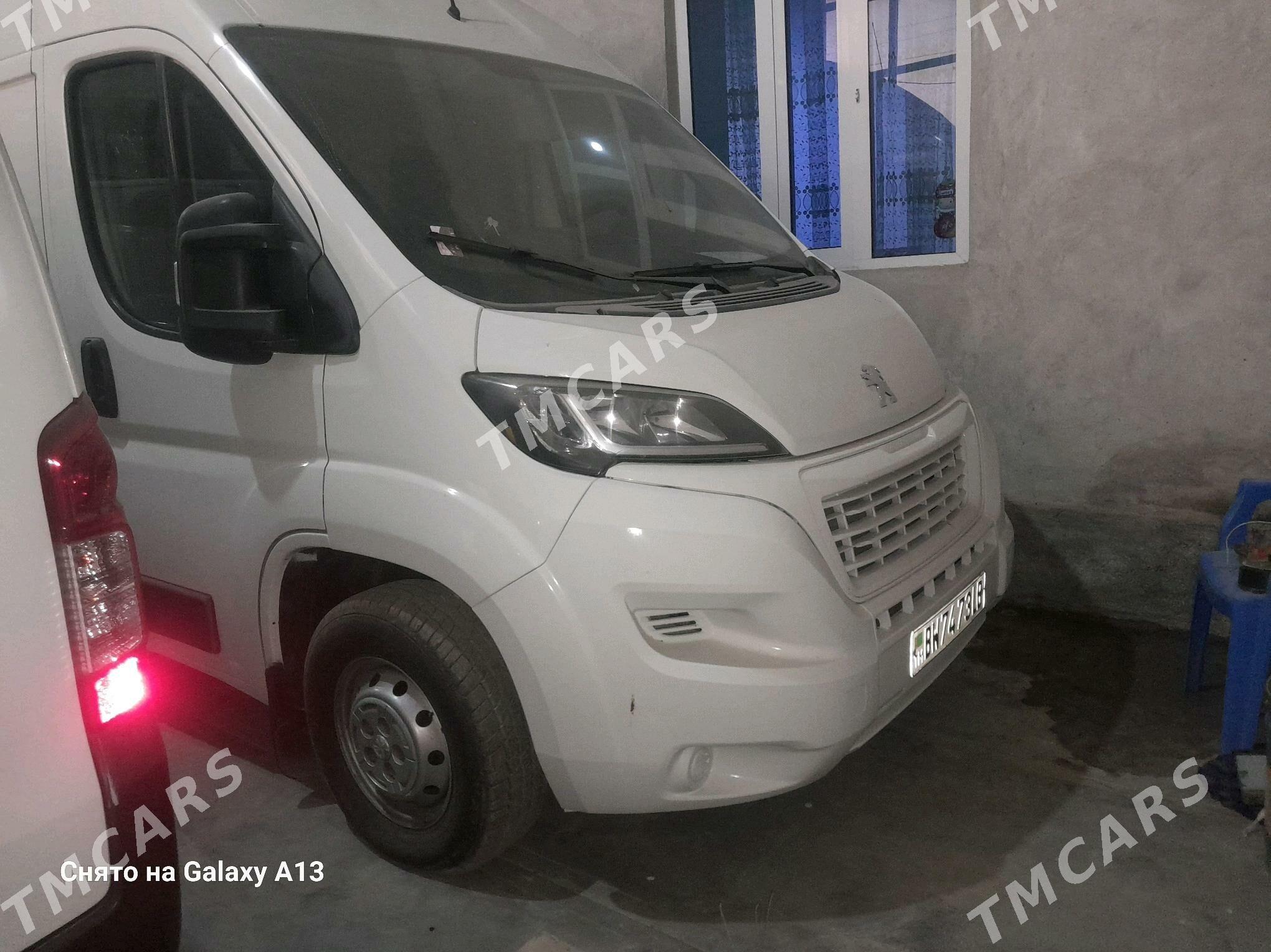 Nissan Urvan 2022 - 323 400 TMT - Туркменабат - img 5
