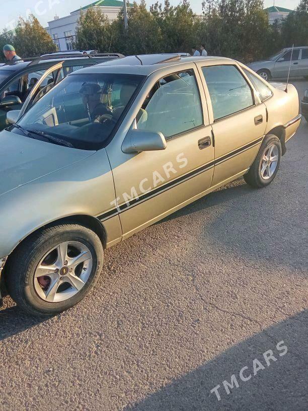 Opel Vectra 1992 - 35 000 TMT - Гурбансолтан Едже - img 2