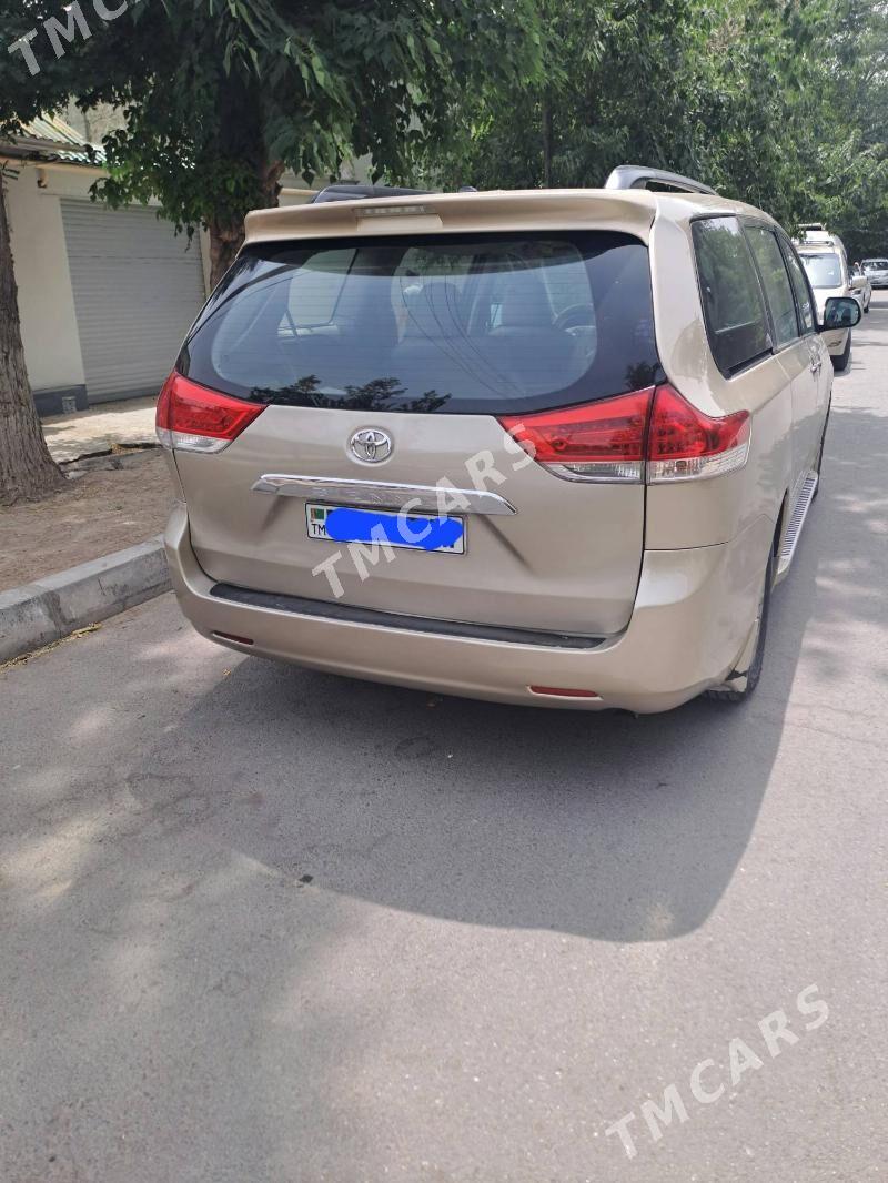 Toyota Sienna 2011 - 310 000 TMT - Ким район - img 5