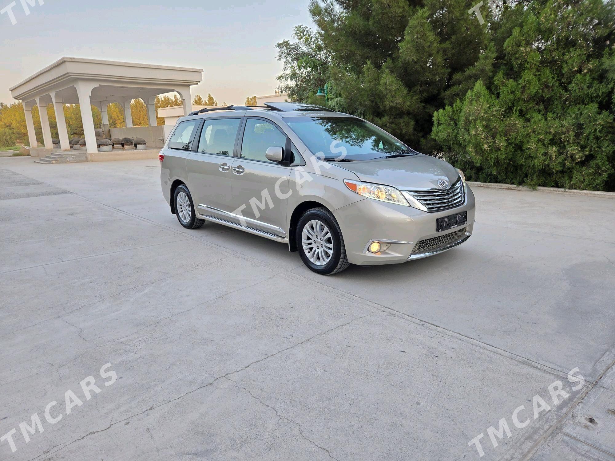 Toyota Sienna 2016 - 375 000 TMT - Büzmeýin - img 4