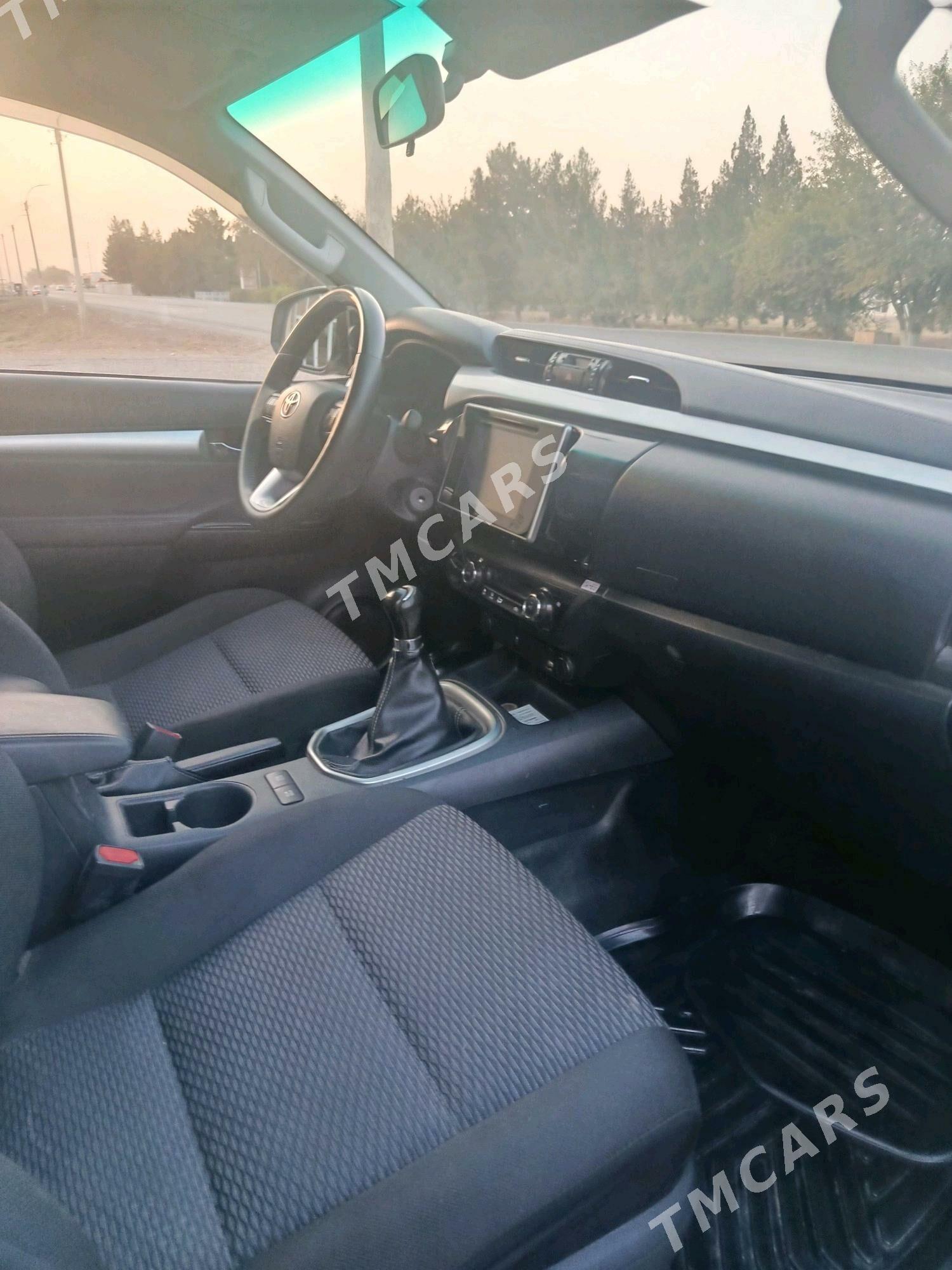Toyota Hilux 2017 - 500 000 TMT - Mary - img 2