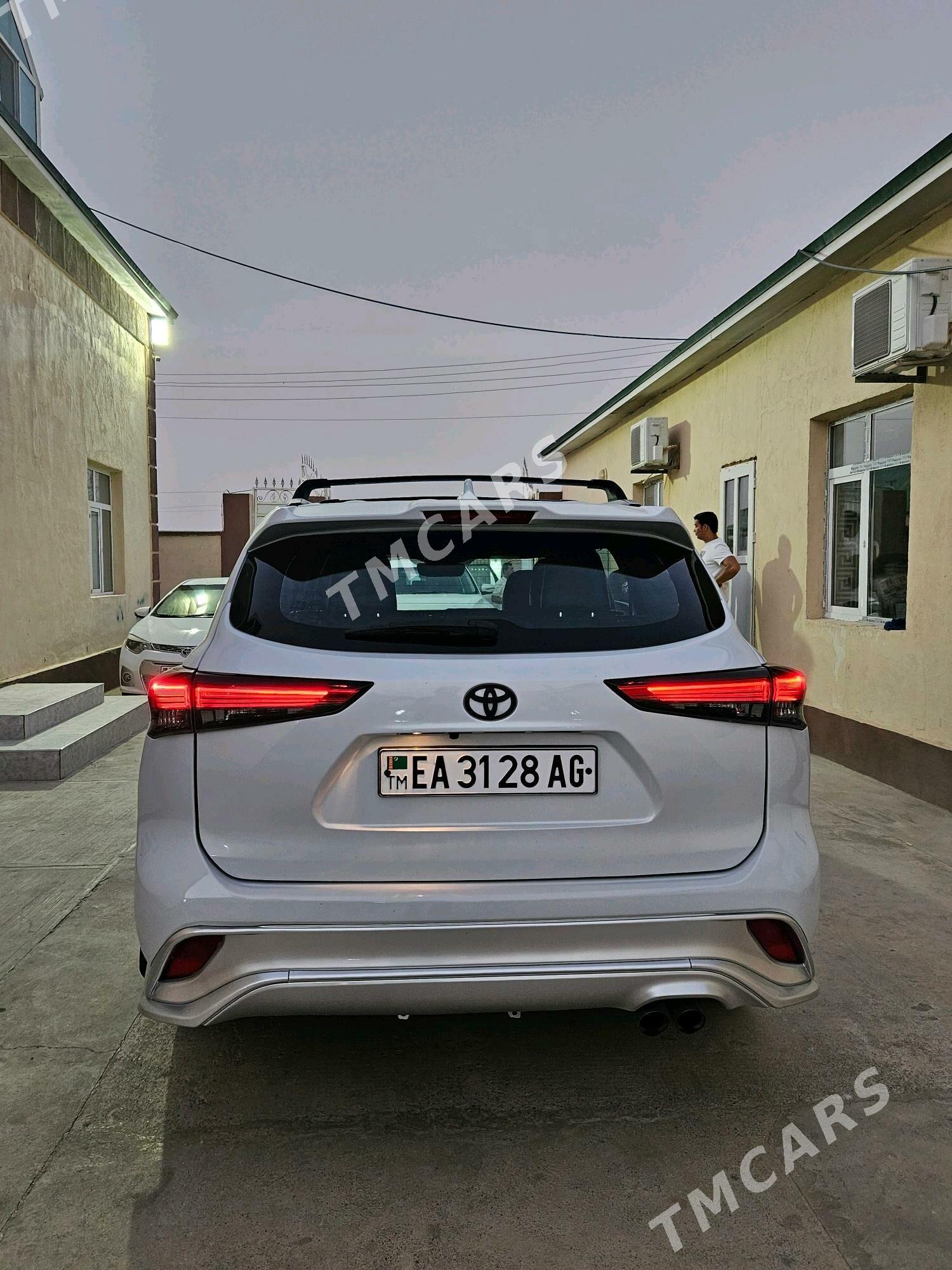 Toyota Highlander 2021 - 460 000 TMT - Aşgabat - img 8