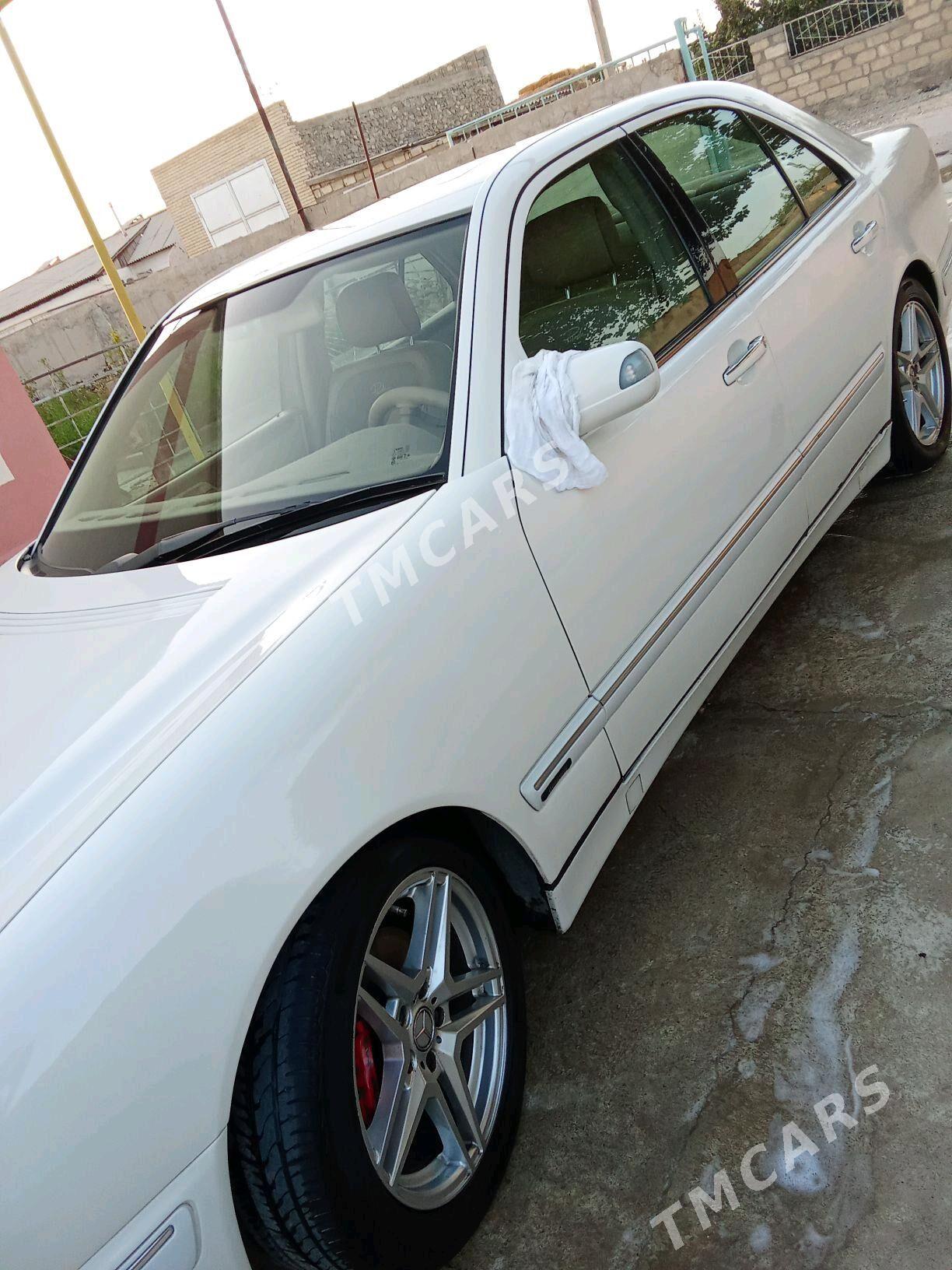 Mercedes-Benz E320 2000 - 120 000 TMT - Гызыларбат - img 3