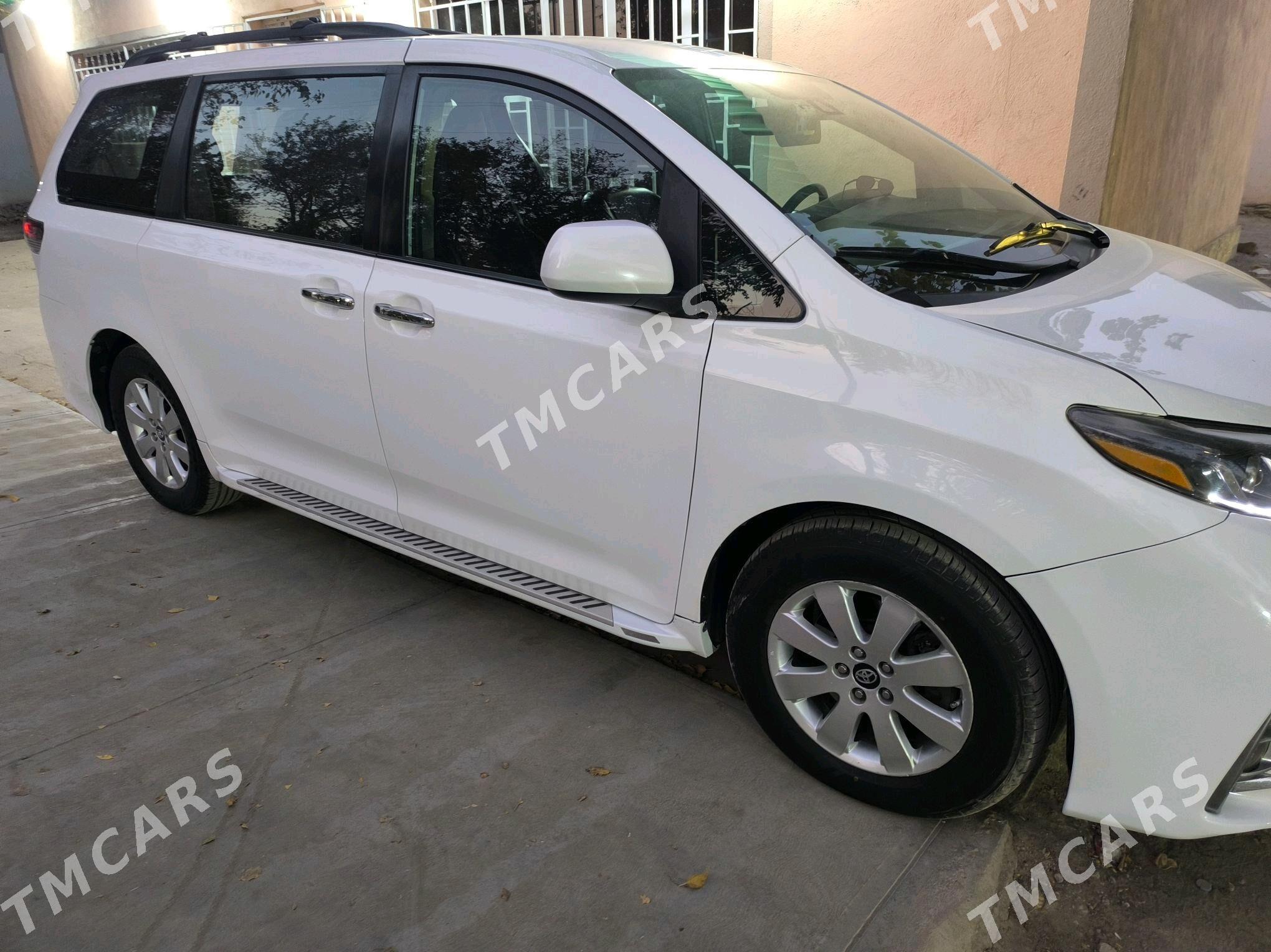Toyota Sienna 2019 - 420 000 TMT - Койтендаг - img 6